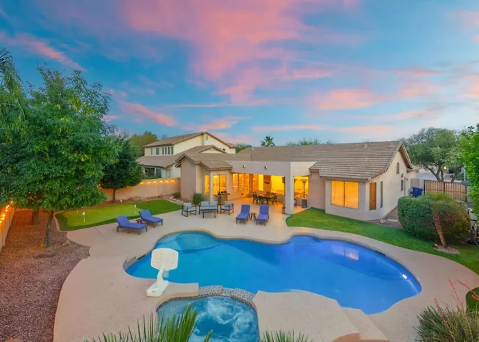 The Thirsty Cactus | Heated Pool, Spa & Games