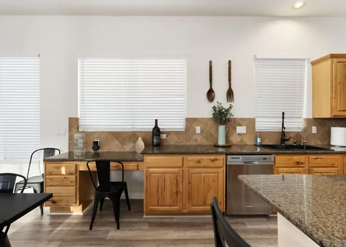 Holiday home The Thirsty Cactus | Heated Pool, Spa & Games