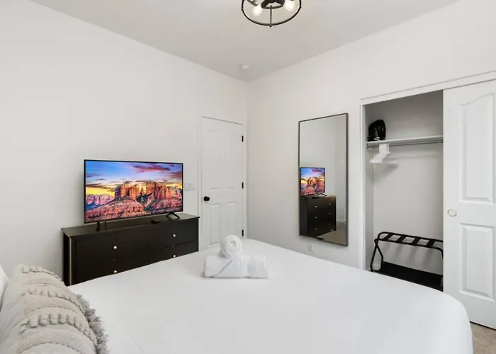 The Thirsty Cactus | Heated Pool, Spa & Games *