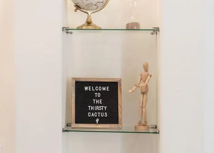 The Thirsty Cactus | Heated Pool, Spa & Games Holiday home *