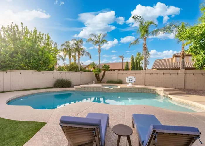 The Thirsty Cactus | Heated Pool, Spa & Games *