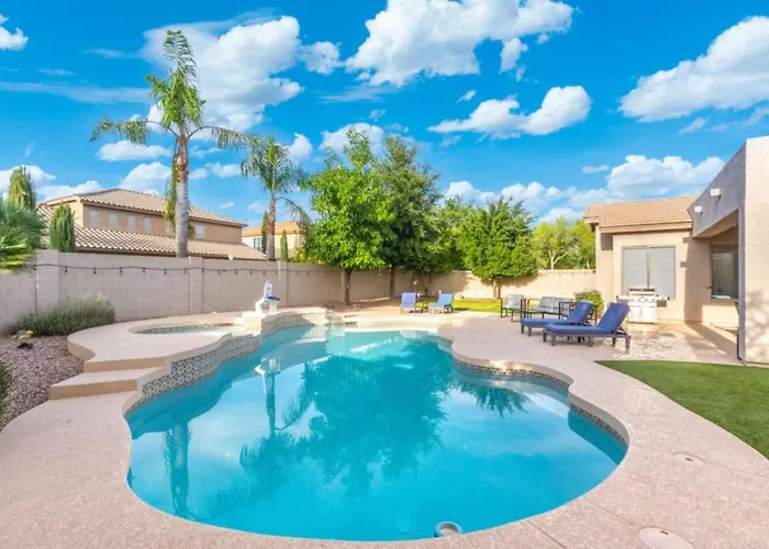 The Thirsty Cactus | Heated Pool, Spa & Games