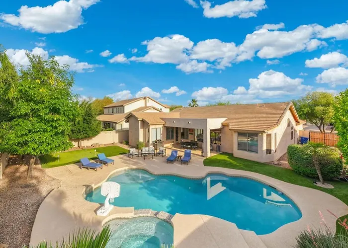 Holiday home The Thirsty Cactus | Heated Pool, Spa & Games Chandler