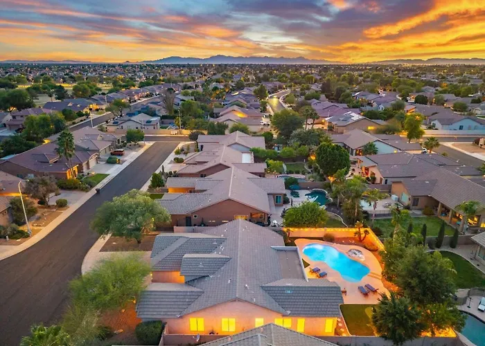 Holiday home The Thirsty Cactus | Heated Pool, Spa & Games Chandler